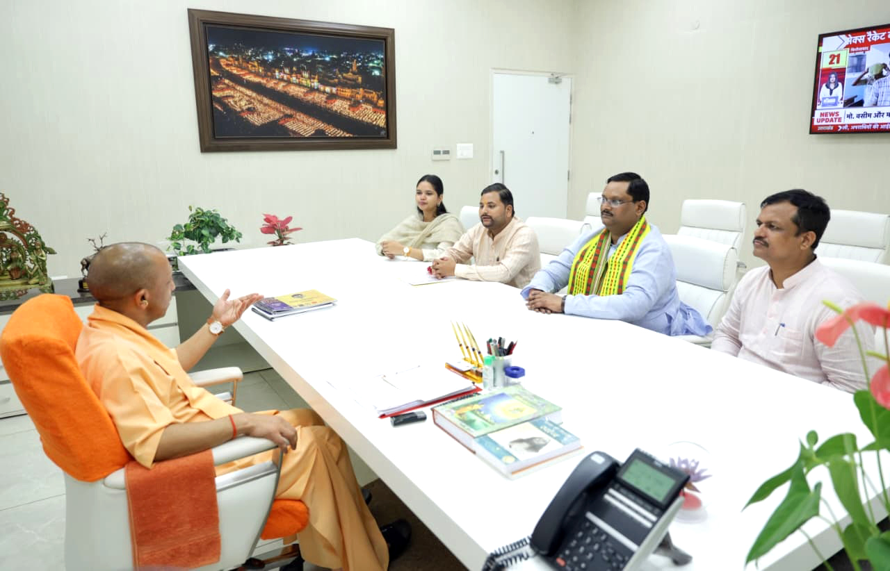 ABVP प्रतिनिधिमंडल ने लखनऊ में सीएम योगी से की मुलाकात — शैक्षणिक सुधार पर विस्तार से हुई चर्चा