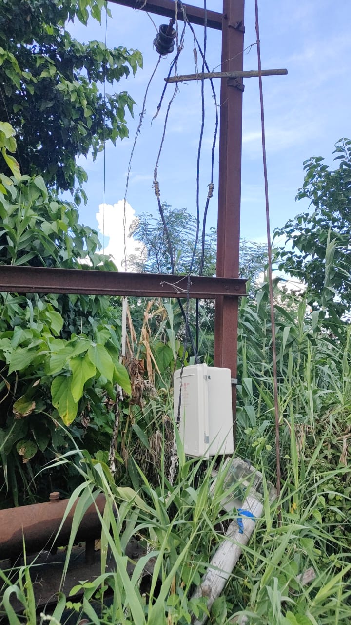 हेतिमपुर नगर पंचायत के कुवरटोला गांव में खतरा बना ट्रांसफार्मर  जिम्मेदार मौन