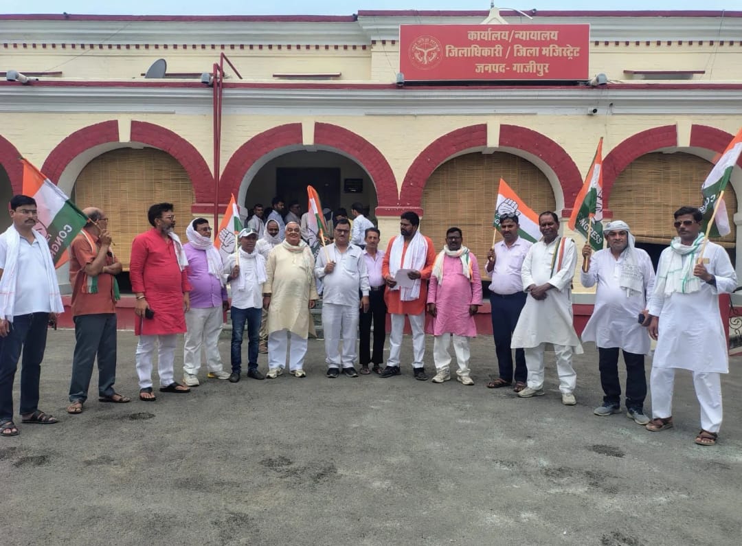 जिला कांग्रेस सेवादल ने डीएम को सौंपा पत्रक,की यह मांग