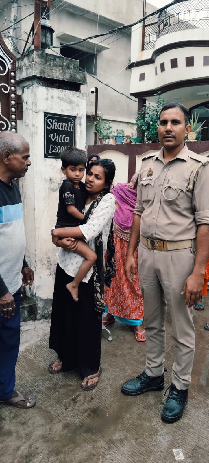 गोरखपुर: शाहपुर पुलिस ने दो घंटे के अंदर खोजी चार वर्षीय लापता बच्ची, परिजनों को सकुशल सौंपा
