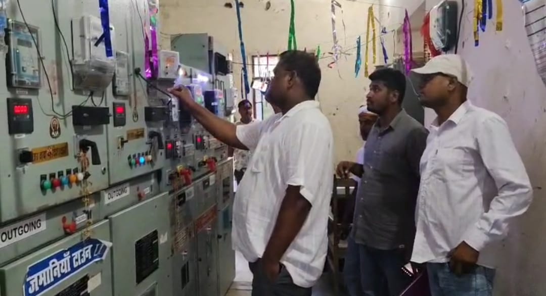 बिना सेफ्टी किट काम करने वाले संविदा कर्मी होंगे बर्खास्त : अधिशाषी अभियंता ने दिए सख्त निर्देश