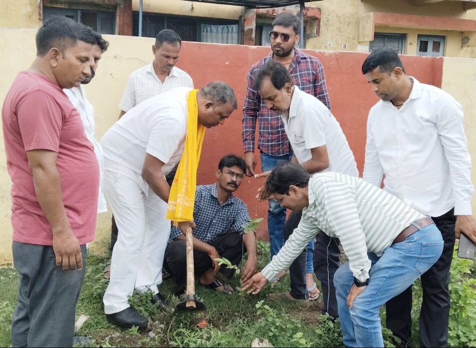 राष्ट्रवाद के प्रणेता, एक भारत - श्रेष्ठ भारत के प्रबल पक्षधर, एवं जनसंघ के संस्थापक डा० श्यामा प्रसाद मुखर्जी जी बलिदान दिवस के अवसर पर आयोजित