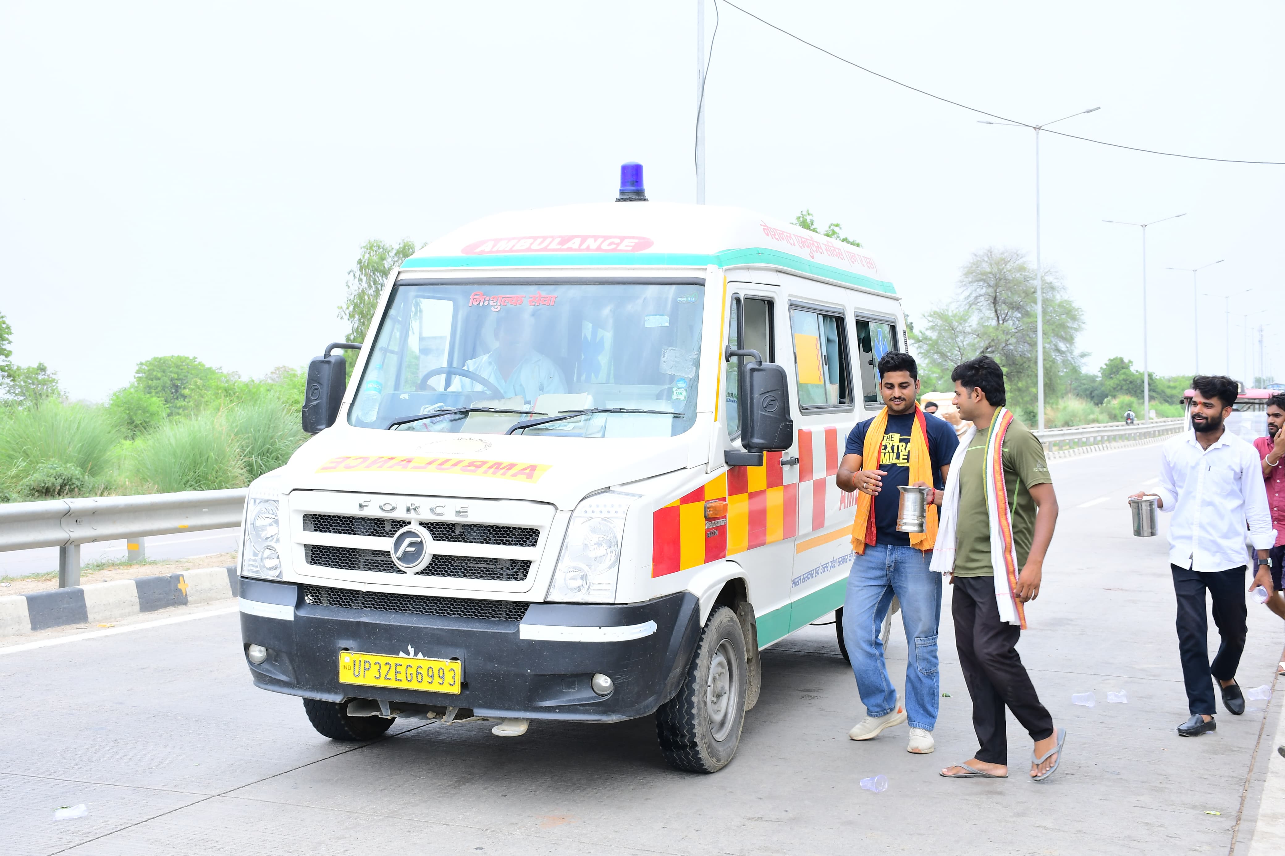 भाजपा युवा नेता प्रवीण सिंह बारी ने जन्मदिन पर किया शर्बत वितरण, कार्यकर्ताओं ने मिलाया सेवा से संदेश