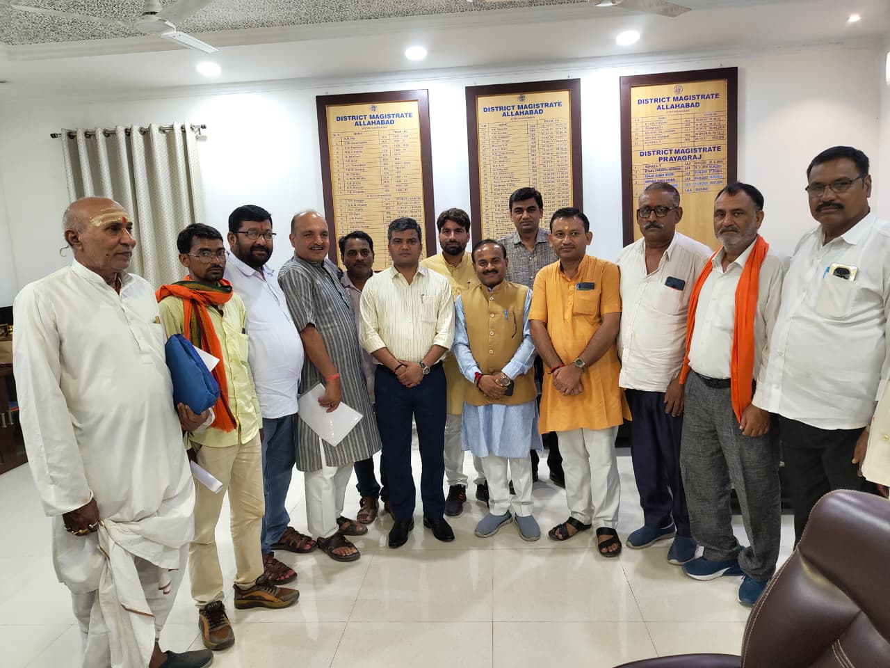 भाजपा पदाधिकारियों ने डीएम प्रयागराज को सौंपा प्रार्थना पत्र, वैकल्पिक मार्ग के जीर्णोद्धार की उठी मांग