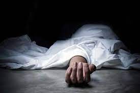 गोरखपुर से नौतनवा पहुंची ट्रेन शौचालय में मिली लाश जांच में जुटी पुलिस