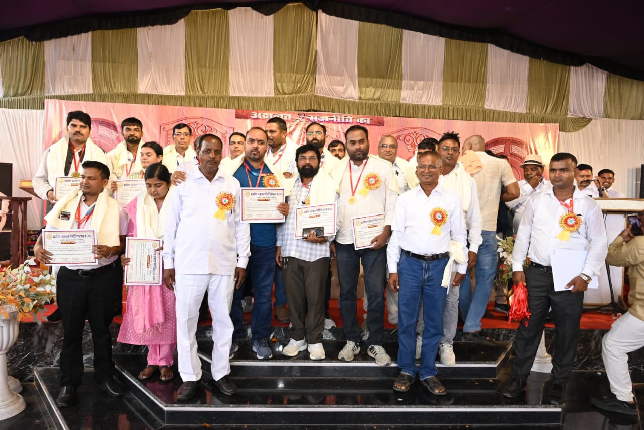 पूर्वांचल का सबसे बड़ा कार्यक्रम “अदालत राजनीति” सहजनवां में संपन्न