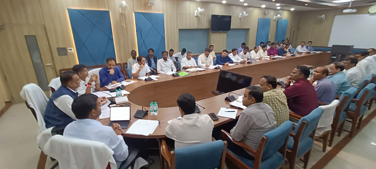 चौमुखी विकास कार्यों की प्रमुख सचिव अजय सिंह चौहान ने की समीक्षा, प्रभावित जनता की समस्याओं के समाधान के निर्देश