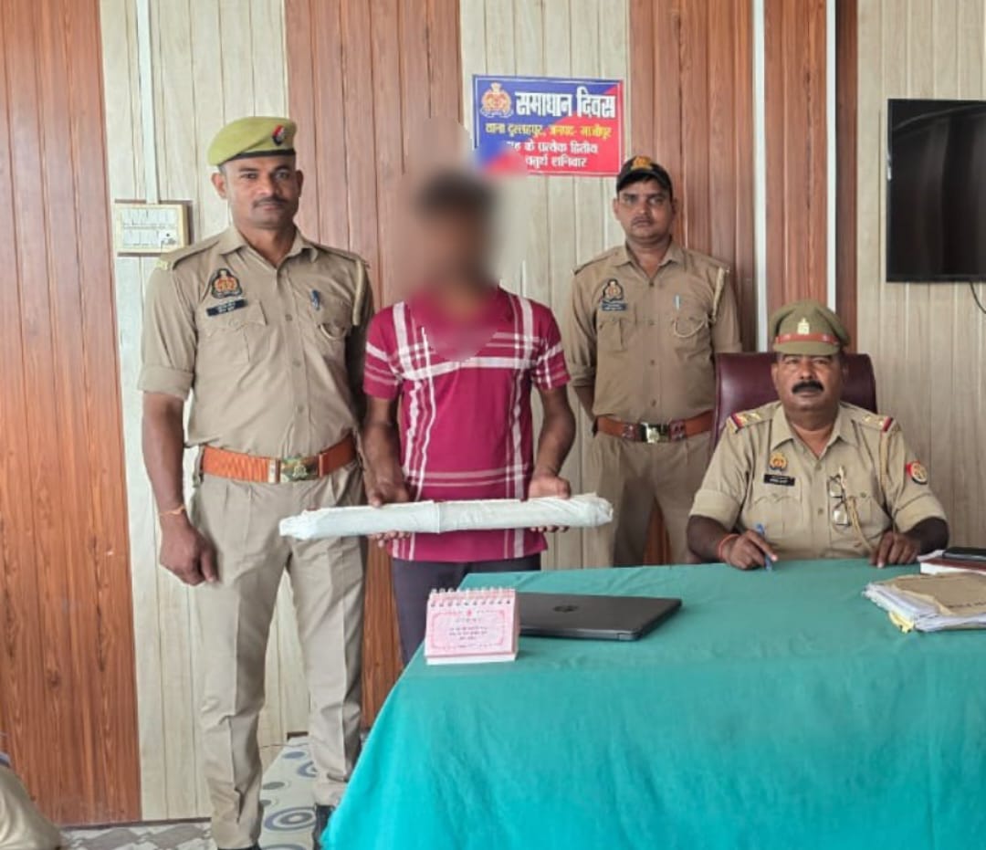 वांछित आरोपी रोहित यादव गिरफ्तार, कई धाराओ में फरार