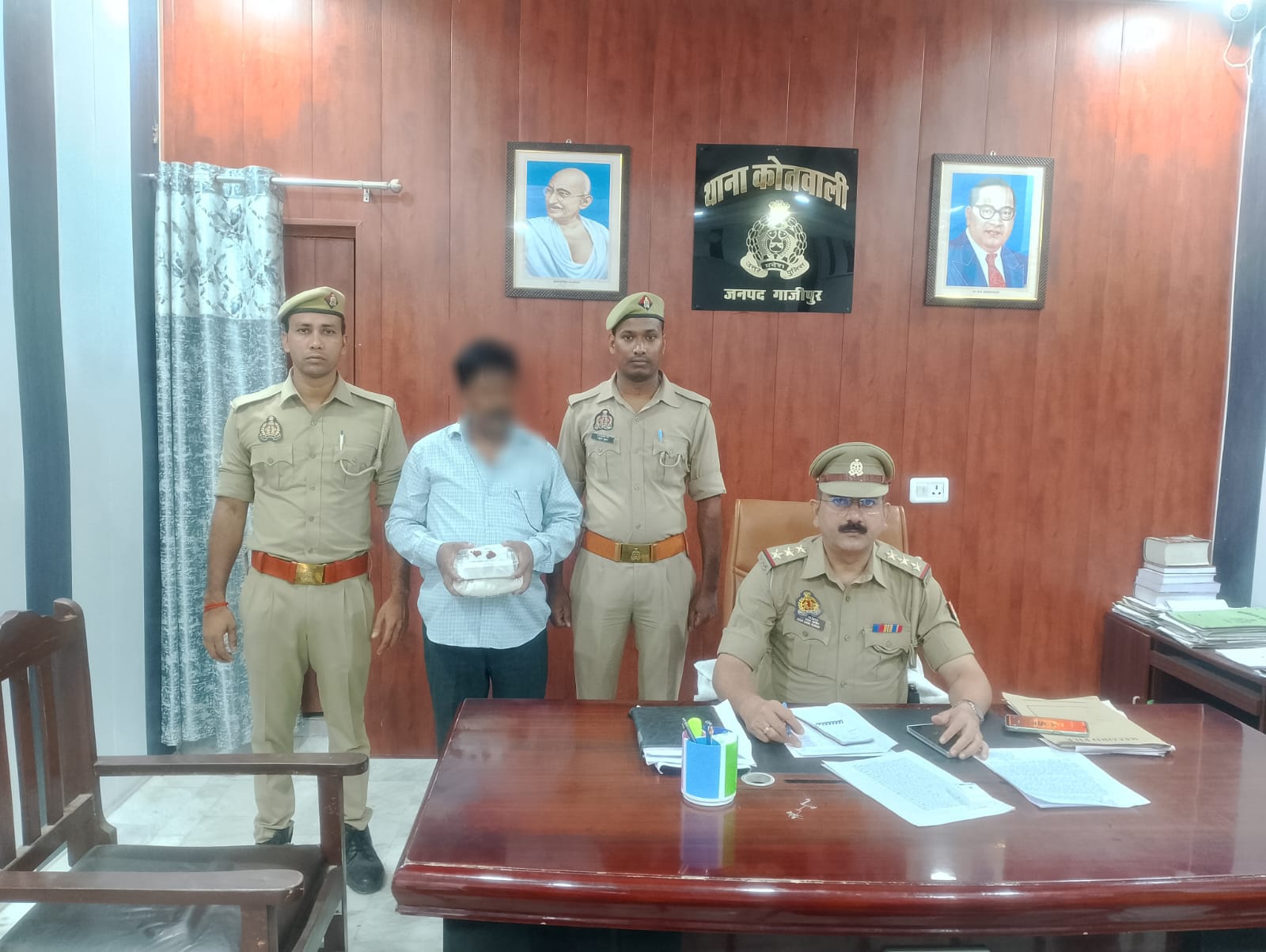 जिले में हेरोइन तस्कर धराया, 54 लाख की ड्रग्स के साथ पकड़ा गया वाराणसी का तस्कर