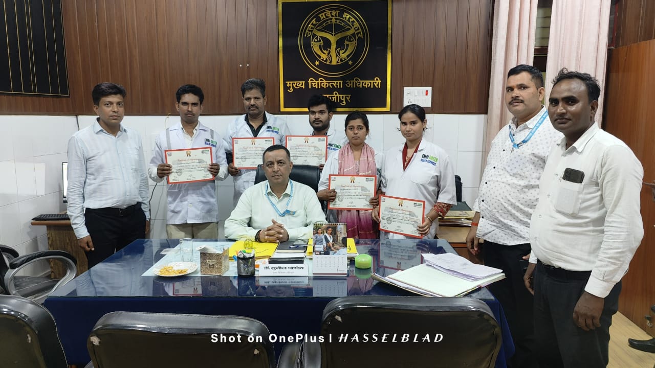 पायलट दिवस पर बेहतर कार्य करने वाले एम्बुलेंस पायलट हुए सम्मानित