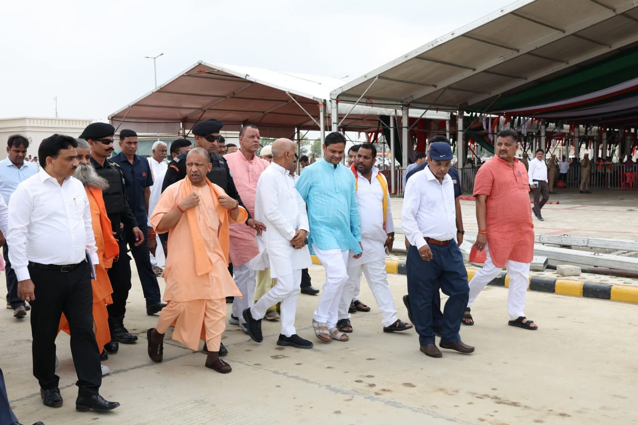 माननीय राष्ट्रपति श्रीमती द्रौपदी मुर्मु जी के जनपद गोरखपुर में प्रस्तावित आगमन से पूर्व आज #UPCM MYogiAdityanath ने महायोगी गुरु गोरखनाथ आयुष विश्वविद्यालय गोरखपुर का स्थलीय निरीक्षण किया।