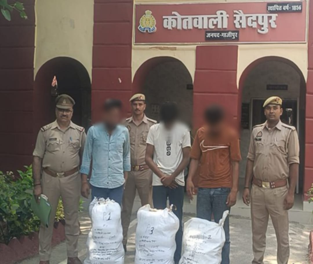 पुलिस ने 50.75 किलोग्राम अवैध गांजा सहित तीन अभियुक्तों को धर दबोचा