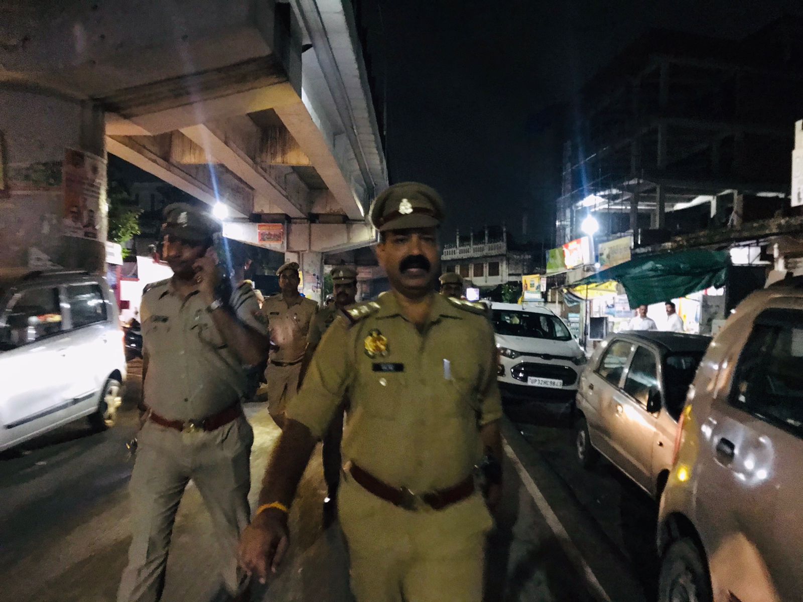 बाजार खाला में पुलिस की सख़्ती, पैदल गश्त जारी