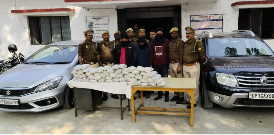कोल्हुई पुलिस द्वारा “दो लग्जरी वाहनों में” तस्करी के लिए ले जाया जा रहा “88.5 किलोग्राम अवैध मादक पदार्थ” चरस के साथ 03 व्यक्तियों को पुलिस ने गिरफ्तार किया है।