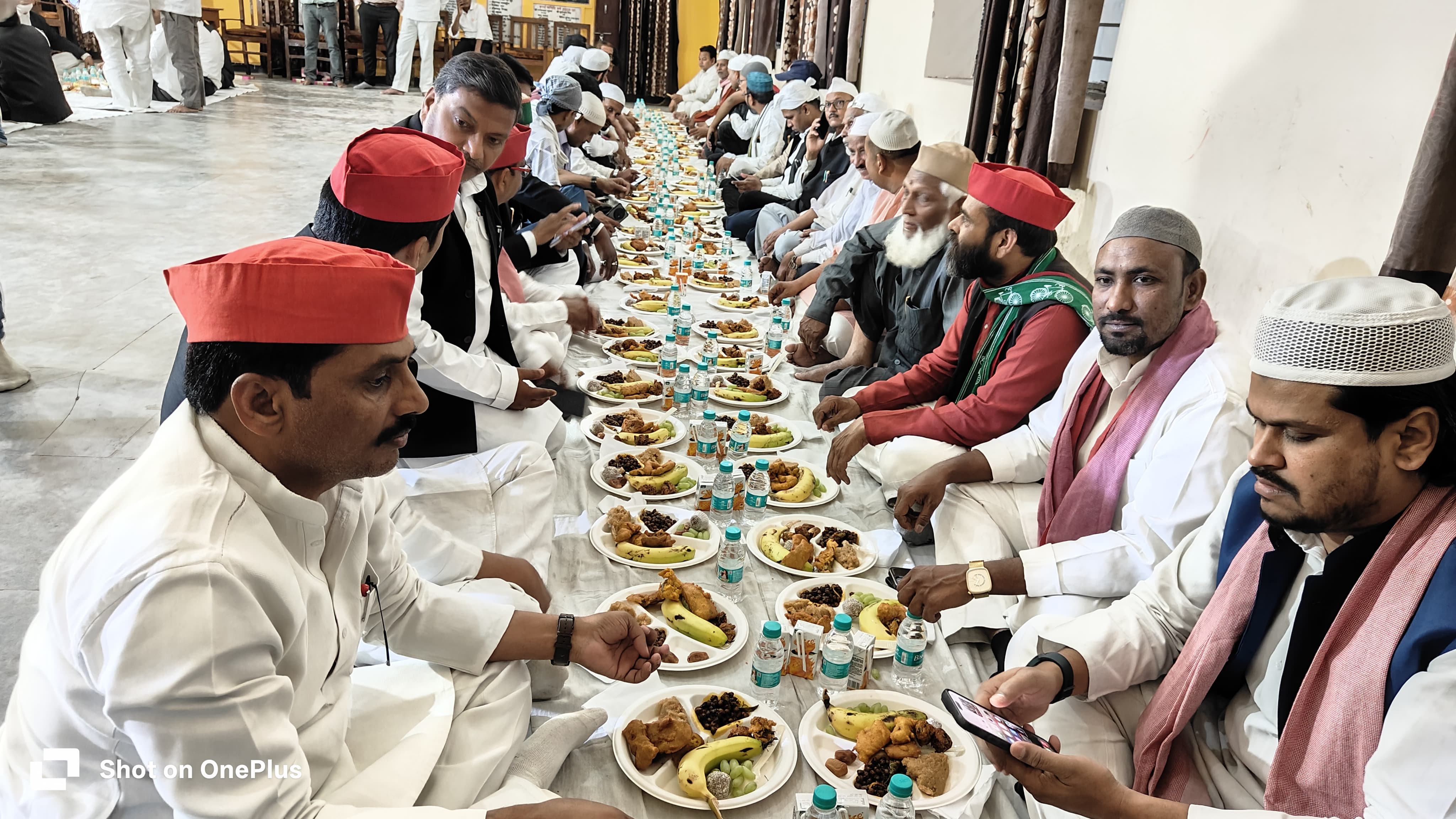 समाज और देश के विकास के लिए सामाजिक एकता और भाई चारा मजबूत रहना अनिवार्य है - समाजवादी पार्टी