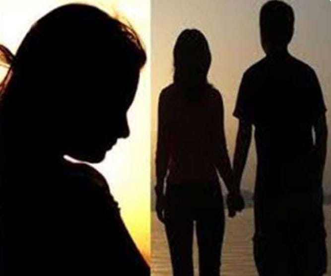 पति ने पत्नी को प्रेमी संग पकड़ा, फिर जबरन कराई शादी, VIDEO वायरल, सीओ ने कहा