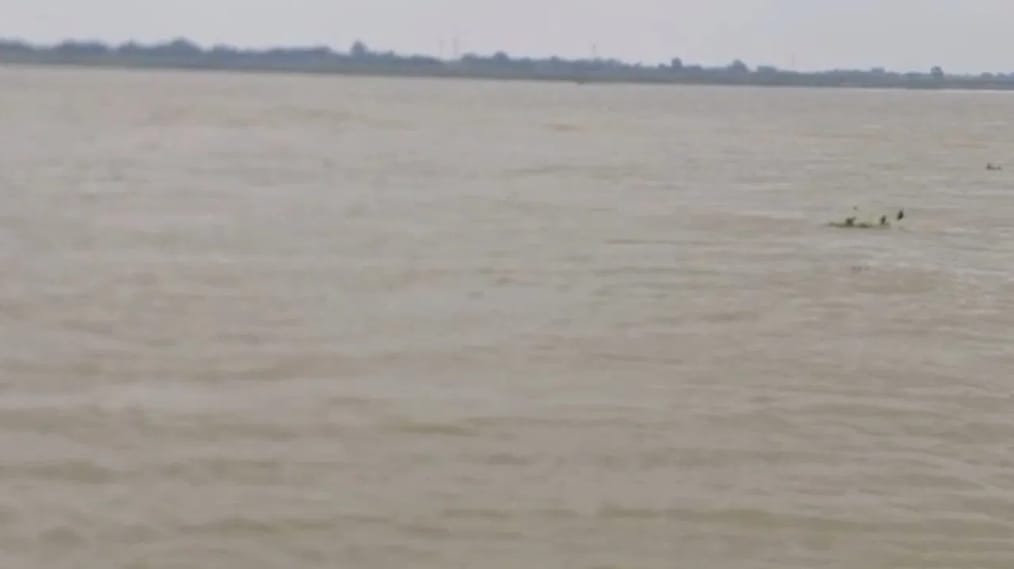 53 सालों में 25 बार बाढ़, इस बार भी गाजीपुर के 252 गांवों में अलर्ट; कैसे निपटेगा प्रशासन?