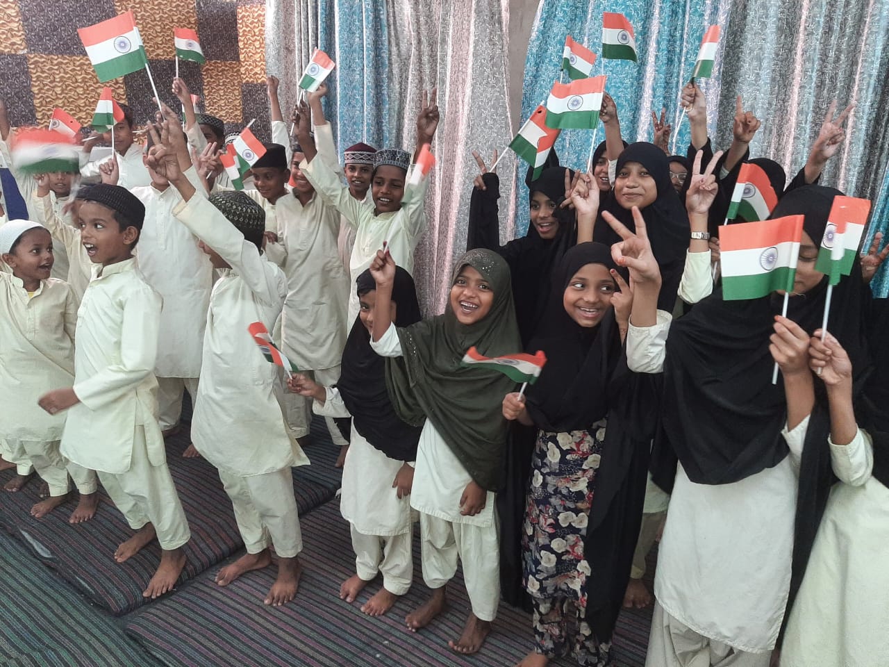 भारतीय सेना के पराक्रम पर मुस्लिम समाज ने किया खुशी का इजहार, मांगी कामयाबी की दुआ