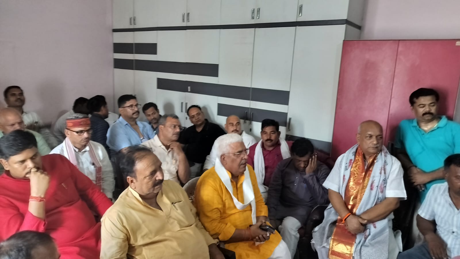 भाजपा नेताओं ने बूथों पर सुना 'मन की बात', विकसित भारत के संकल्प को जनआंदोलन बनाने का आह्वान