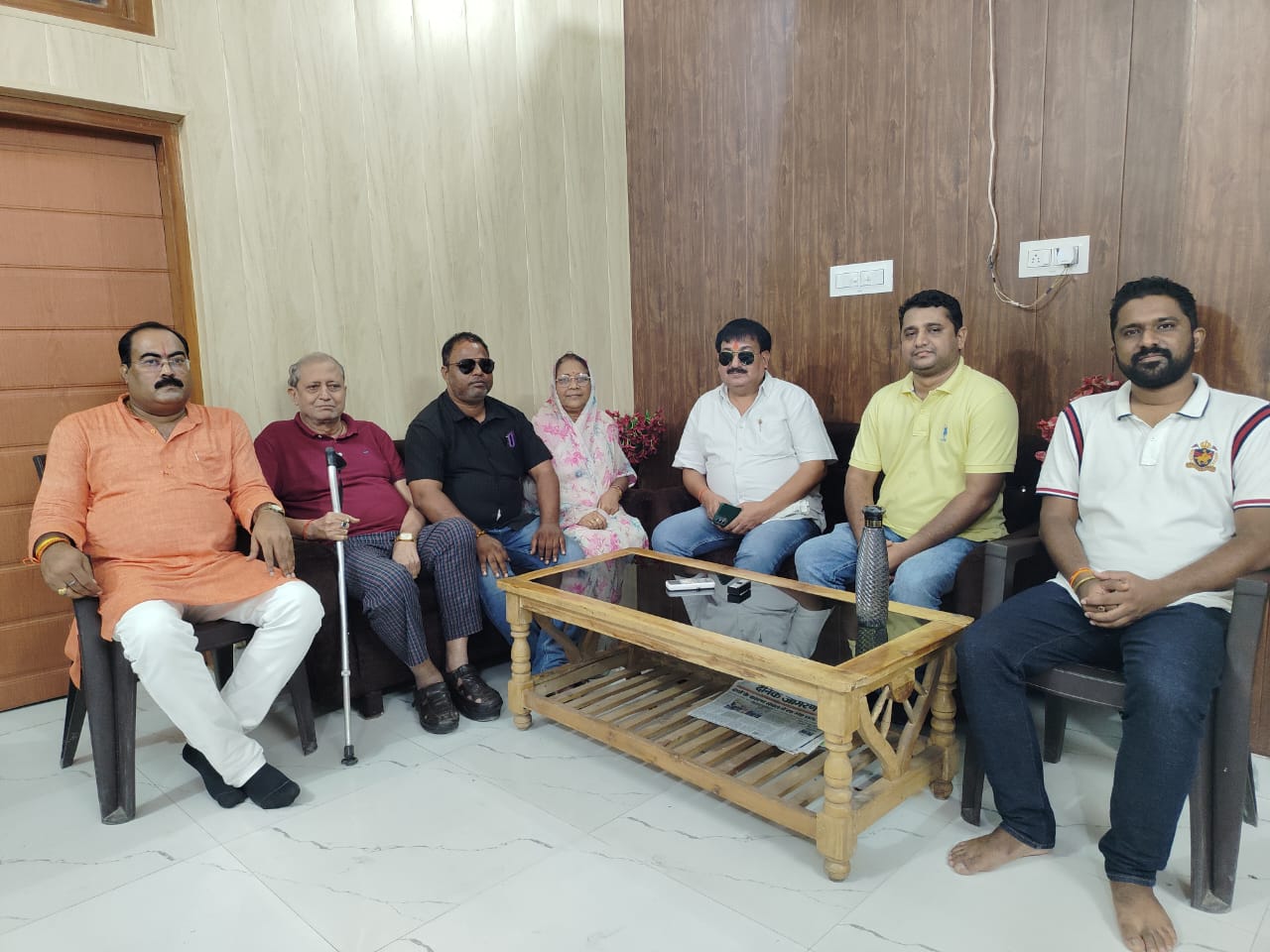 दियरा स्टेट के भूमि विवाद पर भाजपा नेता शरद पाठक बाबा से मिले राजा बृजेंद्र प्रताप शाही