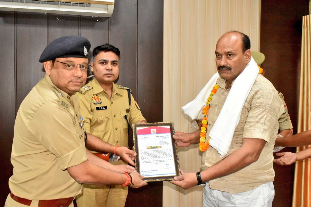 पुलिस कप्तान ने सेवानिवृत्त पुलिसकर्मियों को किया सम्मानित