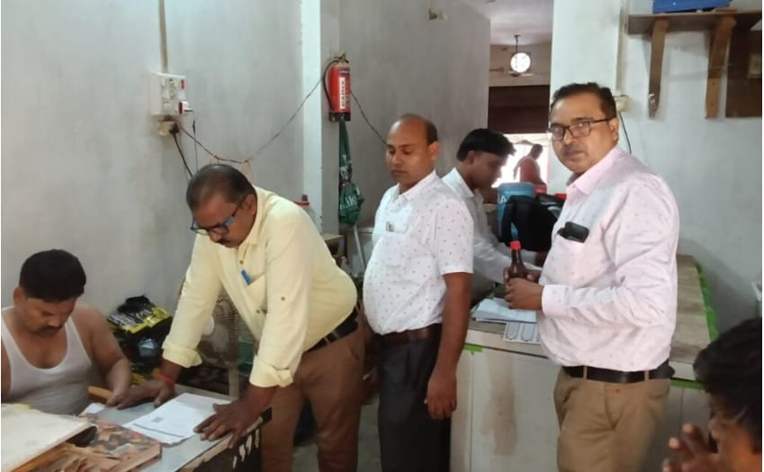 अभियान चलाकर संग्रहित किए गए पनीर के नमूने