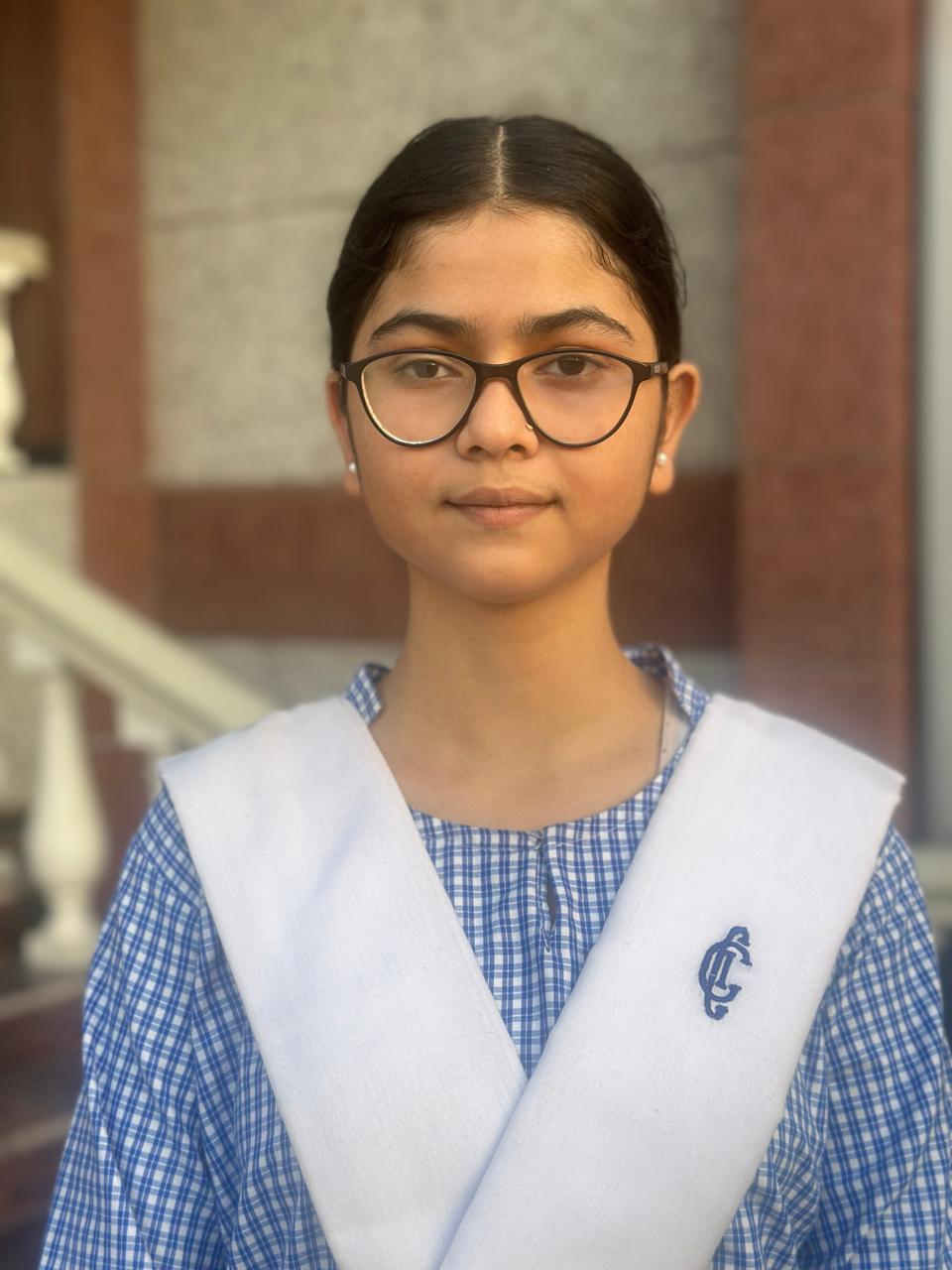 कैंब्रिज विद्यालय की छात्रा ने प्रयागराज जिले में तीसरी रैंक प्राप्त कर, क्षेत्र का नाम किया रोशन