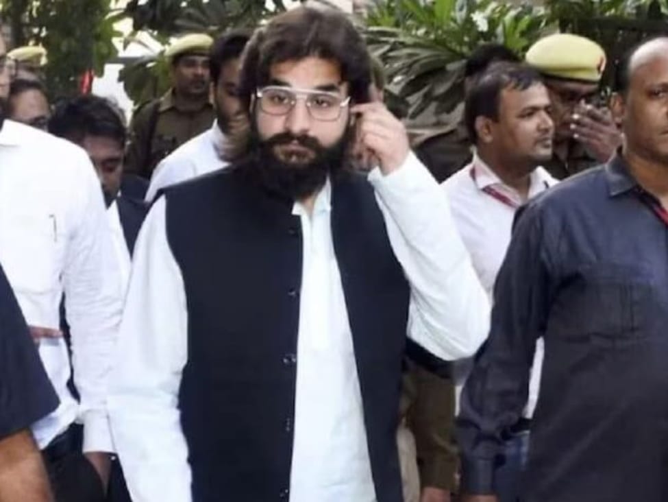 कहां चले थे अधिकारियों का हिसाब-किताब करने,कोर्ट ने अब्बास अंसारी का खुद कर दिया हिसाब