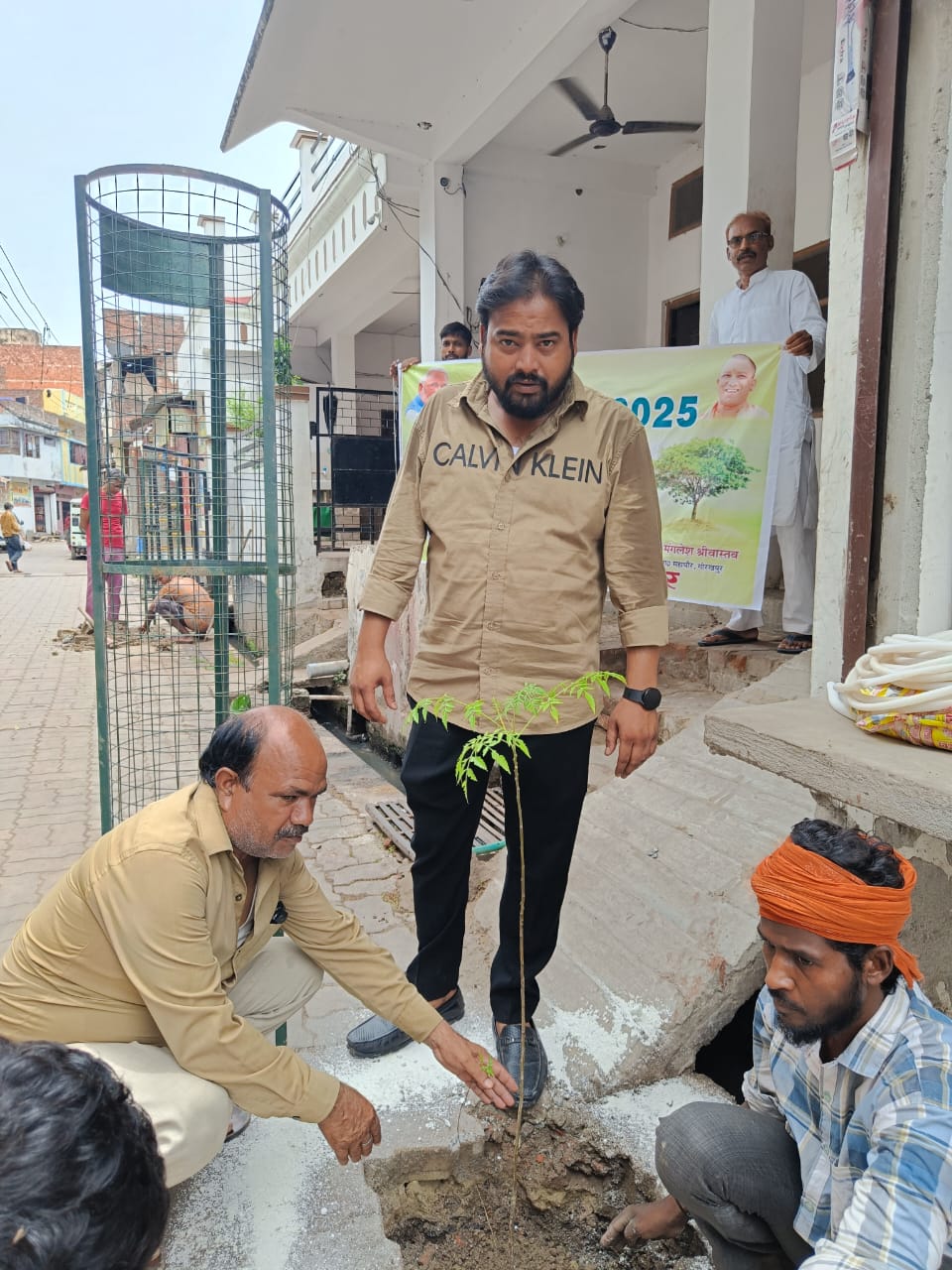 गोरखपुर वृक्षारोपण महाअभियान 2025 नगर निगम द्वारा विभिन्न वार्डों में किया गया वृक्षारोपण कार्यक्रम
