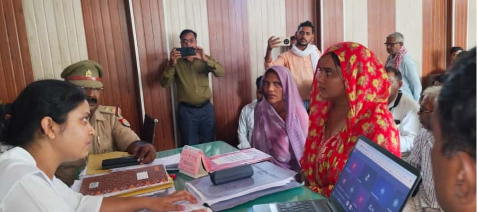 एक दिन की थानाध्यक्ष बनी शिवानी, पीड़ित लड़की को दिलाया न्याय