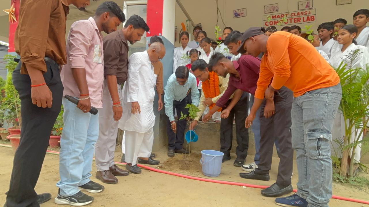 कार्यशाला एवं वृक्षारोपण कार्यक्रम — “एक पेड़ माँ के नाम” गोरखपुर, 13 जून 2026।