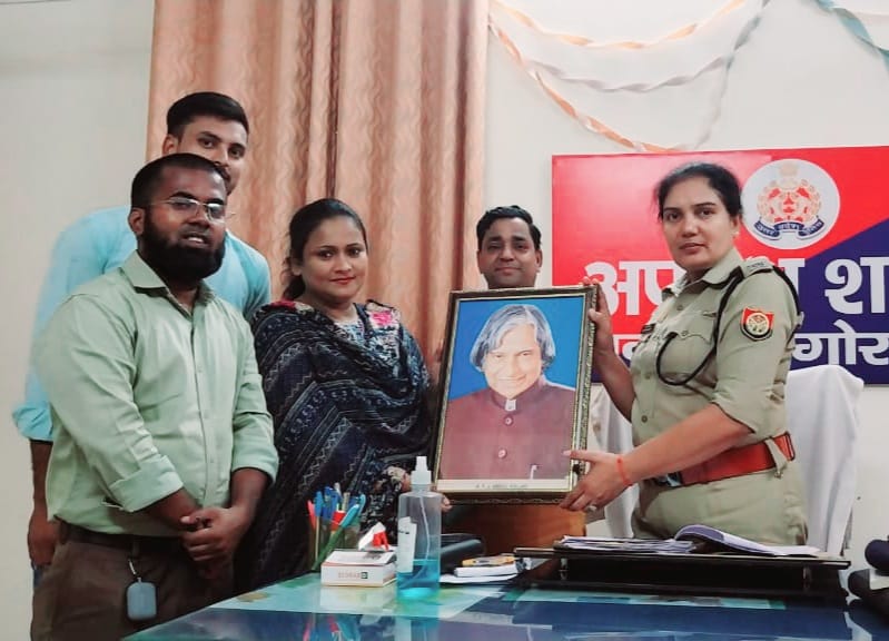 मिसाइल मैन ऑफ़ इंडिया डॉ एपीजे अब्दुल कलाम की जयंती के पूर्व संध्या पर सम्मानित किए गए महानगर के प्रशासनिक अधिकारी