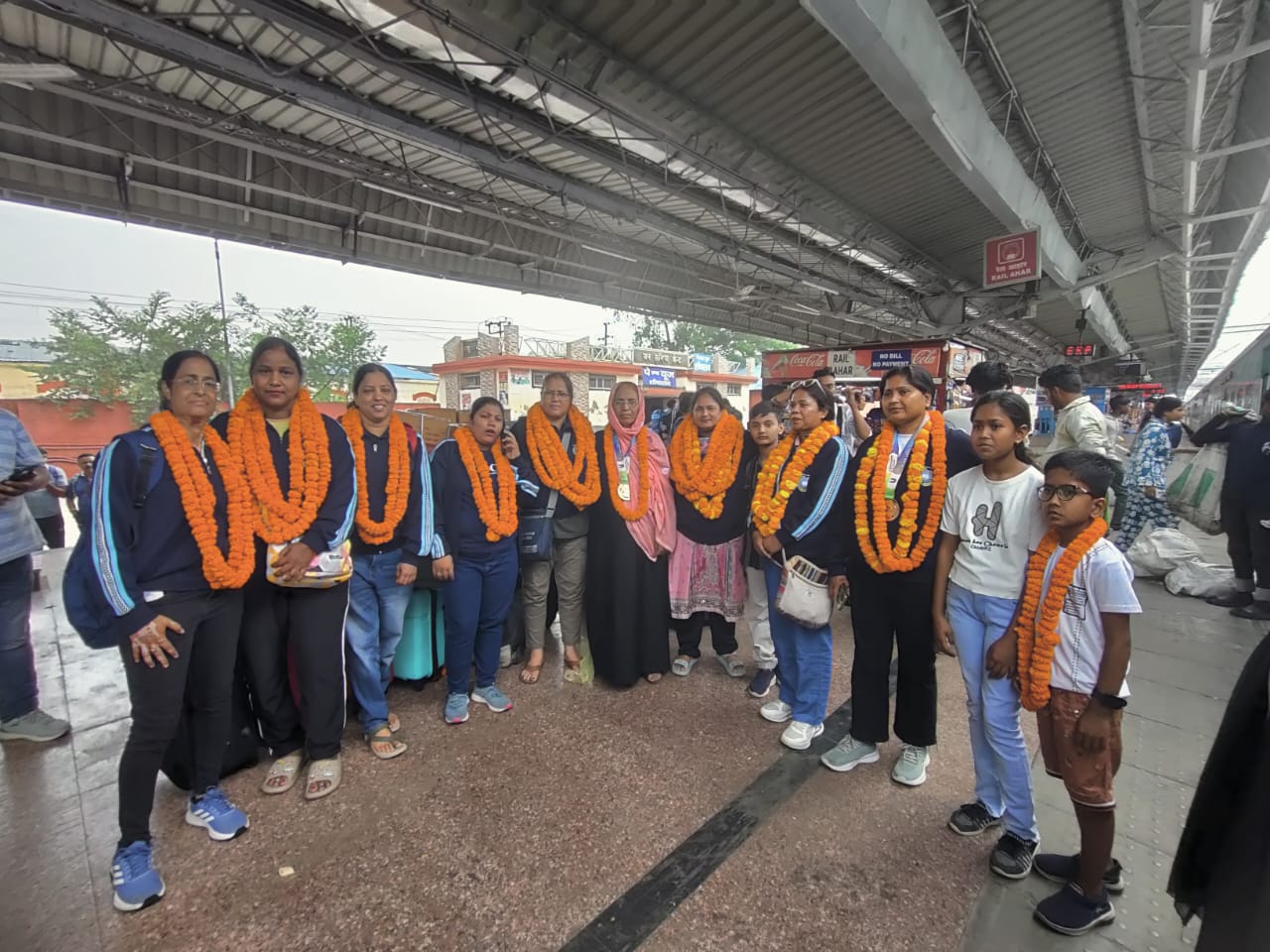 खेलो मास्टर नेशनल गेम्स दिल्ली प्रतियोगिता में उत्तर प्रदेश की हॉकी टीम ने जीता स्वर्ण पदक
