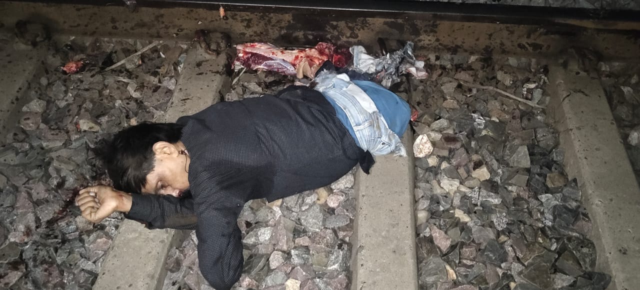 आज दिनांक 12/ अगस्त को हड़हवा फाटक कार्सिंग पर रेल दुर्घटना में एक व्यक्ति की मृत्यु हो गई