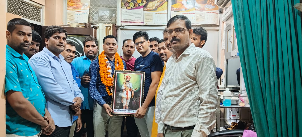 स्वर्णकार समाज ने किया नए जिलाध्यक्ष डॉ. धर्मेंद्र कुमार वर्मा का भव्य सम्मान समारोह